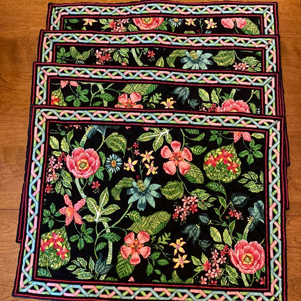 Set of 4, Like New Vera Bradley Placemats in Botanica (Spring 2007)